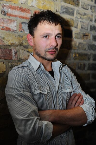  ,   Ruslan, 40 ,   ,   , c 