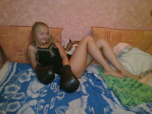  ,   Tania, 29 ,  