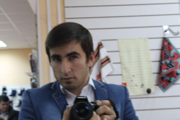  ,   AmiR, 37 ,   ,   , c 