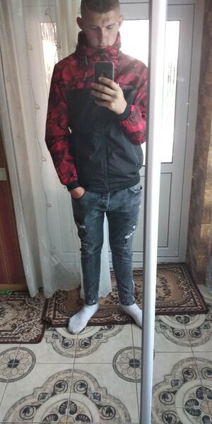  ,   Maxim, 24 ,   ,   , c 