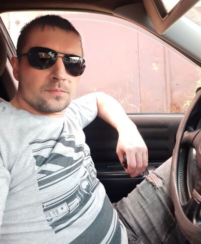  ,   Maxim, 42 ,   ,   , c , 