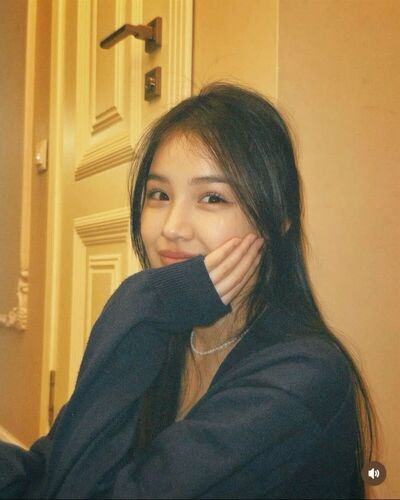  ,   Jasmine, 19 ,   