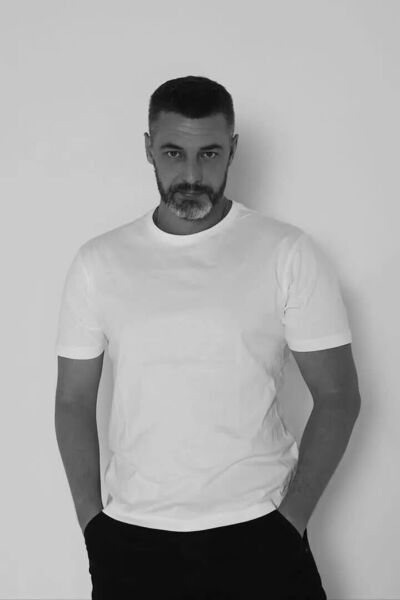  ,   Dav, 44 ,   ,   