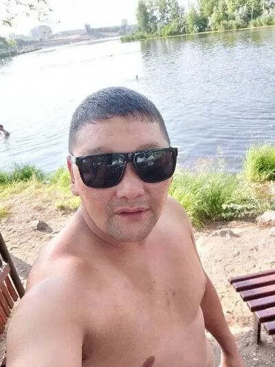  ,   Baurzhan, 33 ,   ,   , c , 