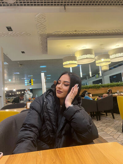  ,   Nastea, 18 ,   ,   