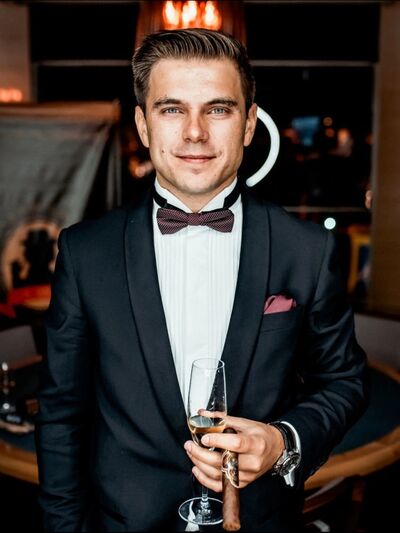  ,   Denis, 37 ,   