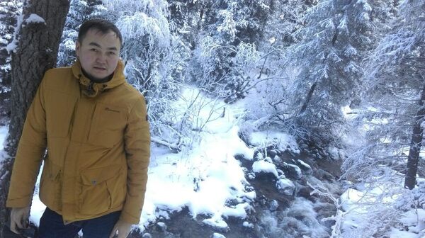  ,   Azat, 44 ,   