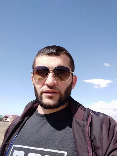  ,   Amir, 35 ,   ,   