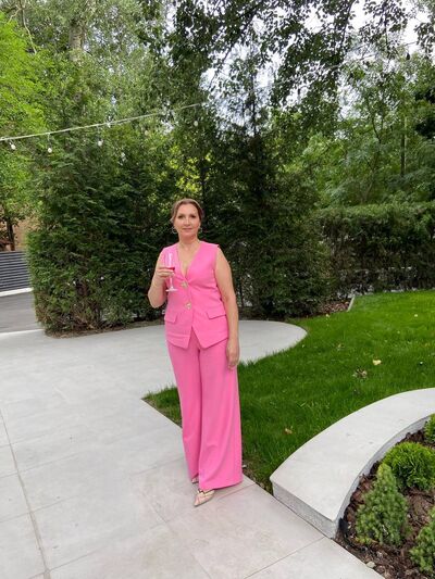  ,   Raisa, 50 ,   c 