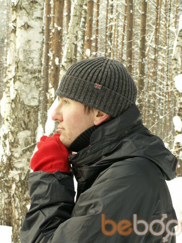  ,   Viktor, 48 ,  
