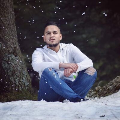  Algiers,   Oussama, 27 ,   ,   , c 