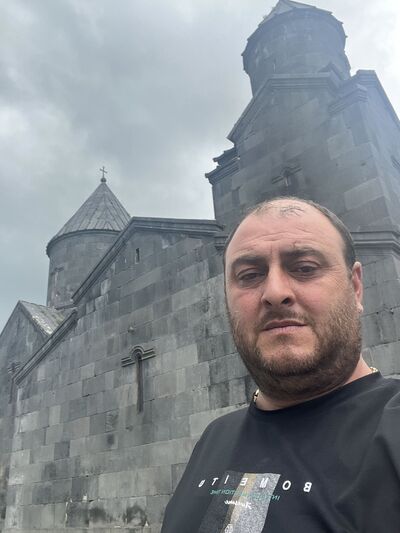  ,   Hayk, 43 ,   ,   