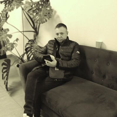  ,   Yury, 44 ,   ,   , c , 