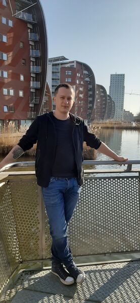  ,   Valentin, 30 ,   ,   