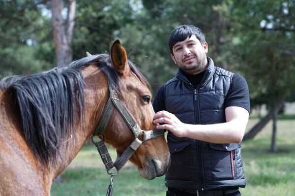  ,   Majid, 32 ,   ,   