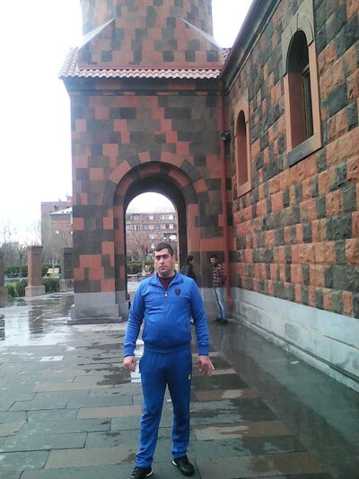  ,   Armen, 42 ,   ,   , c 