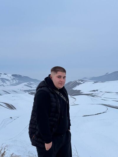  ,   Rafael, 25 ,   ,   