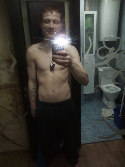  ,   Maloletka, 33 ,   