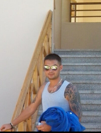  ,   Darik, 39 ,   