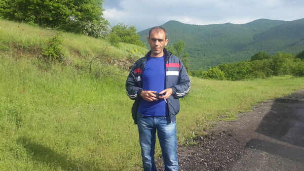  ,   Armen, 51 ,   ,   , c 