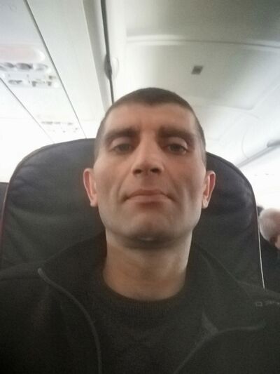  ,   Artur, 48 ,   ,   