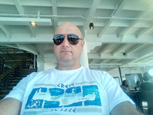  ,   Slawo, 52 ,     , c 