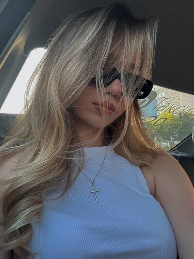  ,   Anastasia, 23 ,   c 