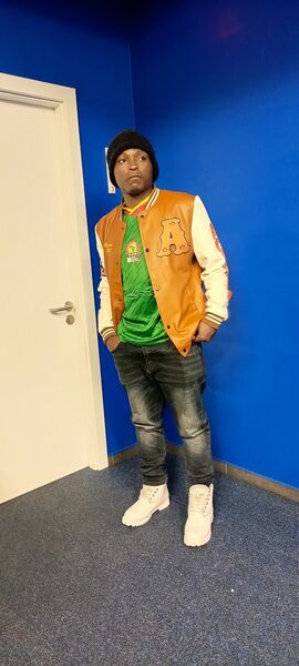  ,   Rodrigue, 33 ,   ,   