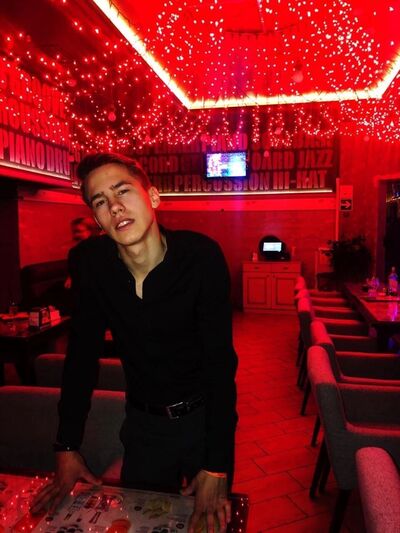  ,   Mark, 25 ,   ,   