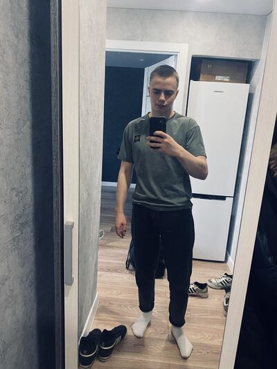  ,   Daniil, 21 ,  