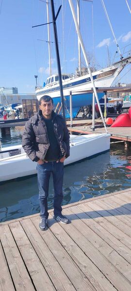  ,   Levon, 29 ,   ,   