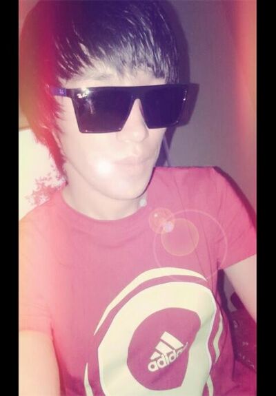  ,   Erlan, 32 ,   