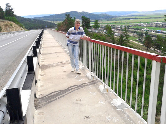  ,   Lara, 55 ,  