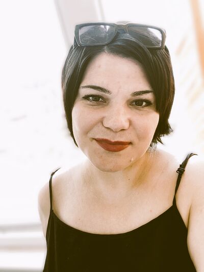  ,   Mila, 39 ,   c 
