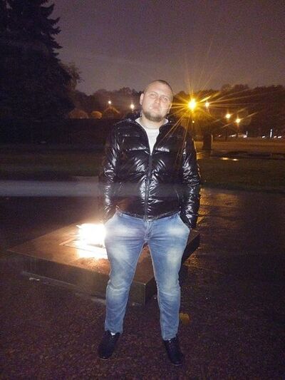 -,   Max, 37 ,   ,   , c 