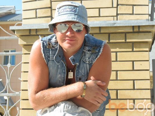  ,   Vadim, 42 ,  