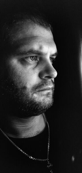  ,   Nik, 37 ,   ,   