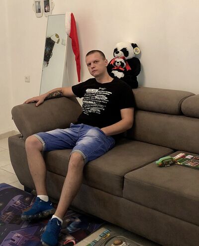  ,   Oleg, 35 ,   