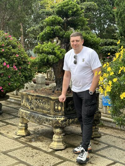  ,   Alex, 48 ,   c 