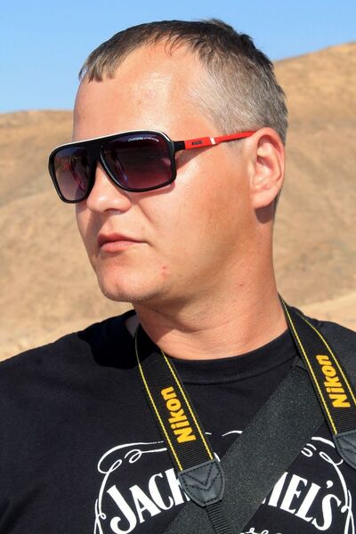 ,   Anton, 42 ,   ,   