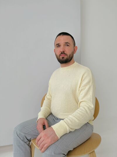  --,   , 42 ,     , c 