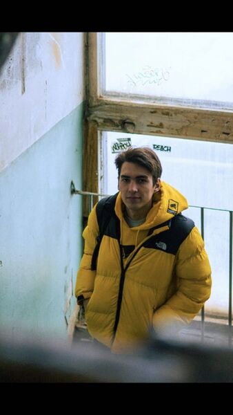  ,   Nik, 28 ,   
