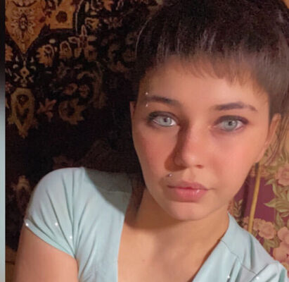  ,   Alexandra, 25 ,   ,   