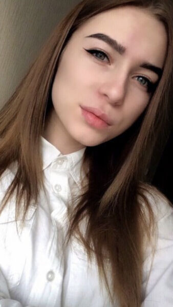  ,   Violetta, 33 ,  