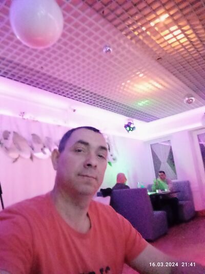  ,   Maks, 42 ,     , c , 