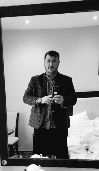  ,   Yanis , 47 ,   ,   , c 