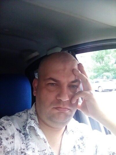  ,   Petr, 43 ,  