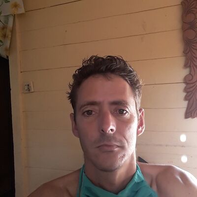  ,   Charly, 40 ,   ,   
