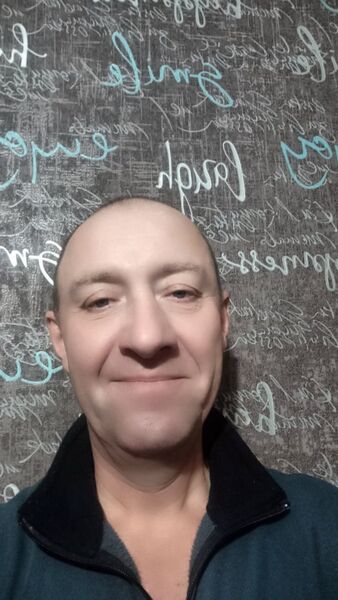  ,   Viktor, 51 ,   c 