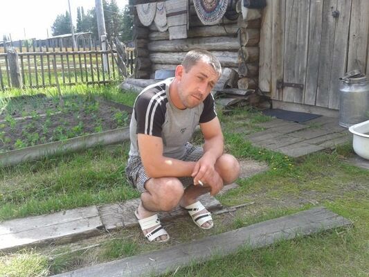  ,   Artem, 42 ,   